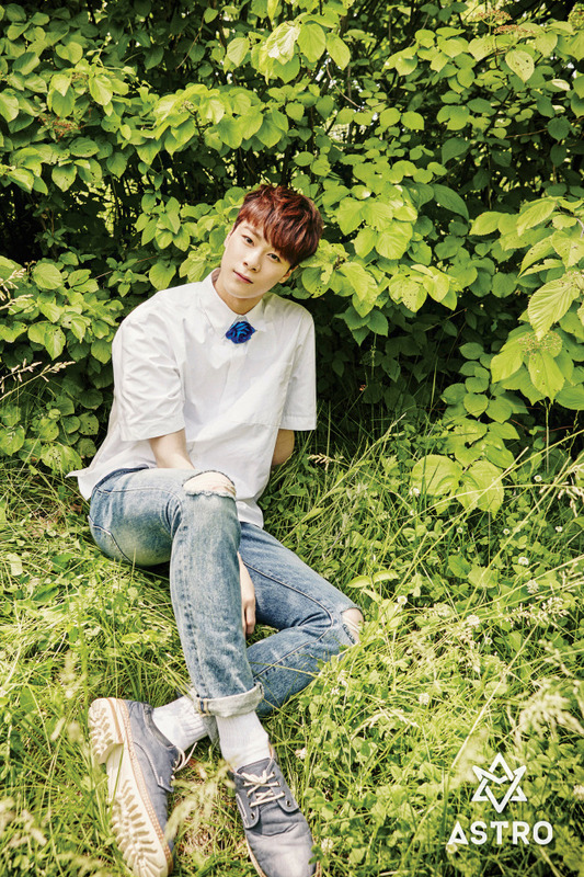 ASTRO_2ND_munbin.jpg