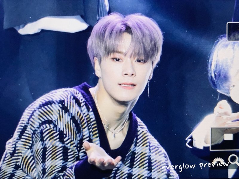 EIS4_WeWoAM48g9.jpg
